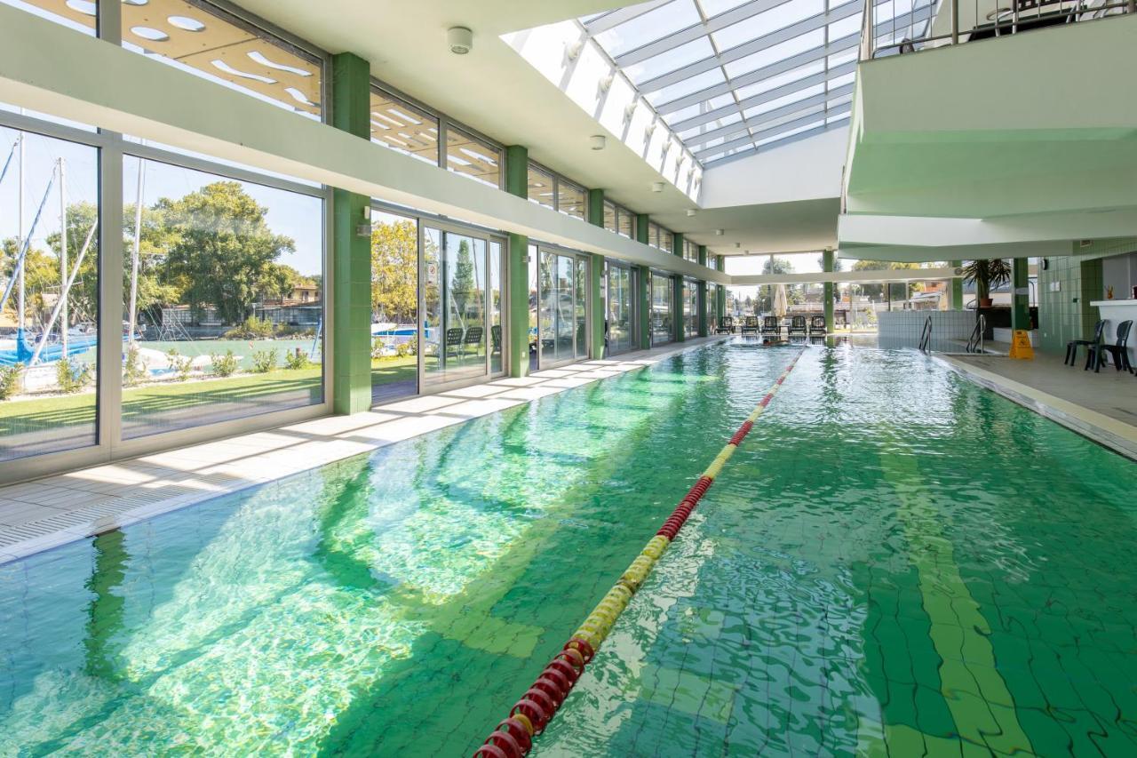 Hotel Molo Шіофок Екстер'єр фото