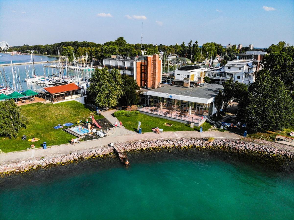 Hotel Molo Шіофок Екстер'єр фото